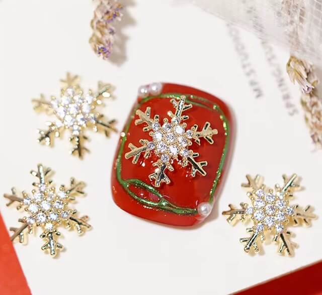 Nail Charm Gold Snowflake with Rhinestone 2pcs/Bag